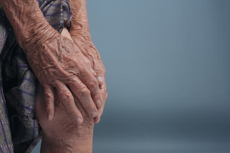 ต้นเหตุโรคข้อเข่าเสื่อมในผู้สูงอายุ